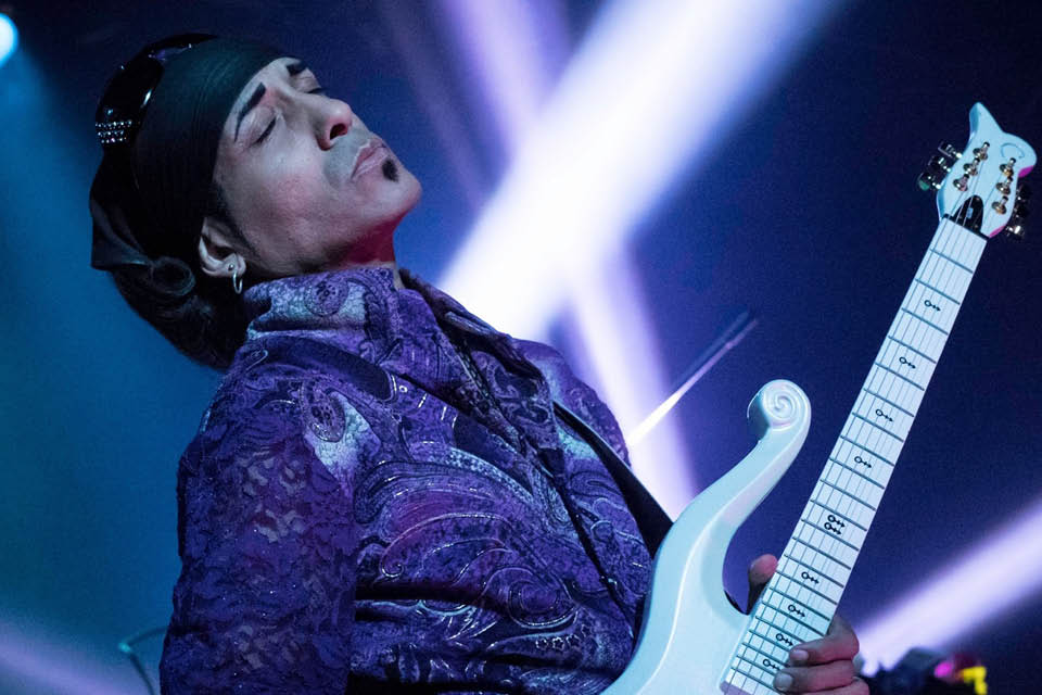 HRSC_85543_ENT Anthem Chase & Ovation_SM_960 x 640