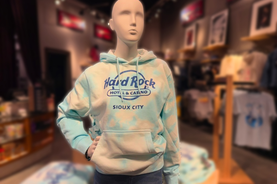 HRSC_88425_RS_ClothingImages_Resized_IM_960 x 6405