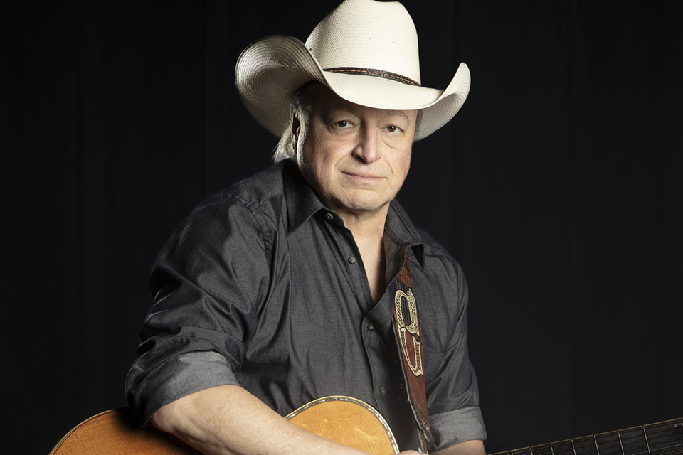 HRSC_91716_ENT-Anthem-Mark-Chesnutt-Image_IM_960-x-640.jpg